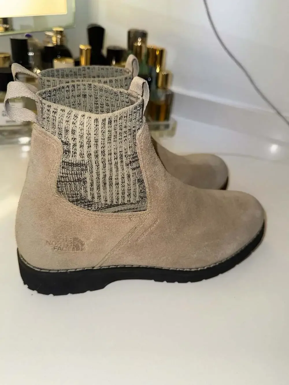The North Face Women's ThermoBall Lifty Chelsea Boots Size 6.5